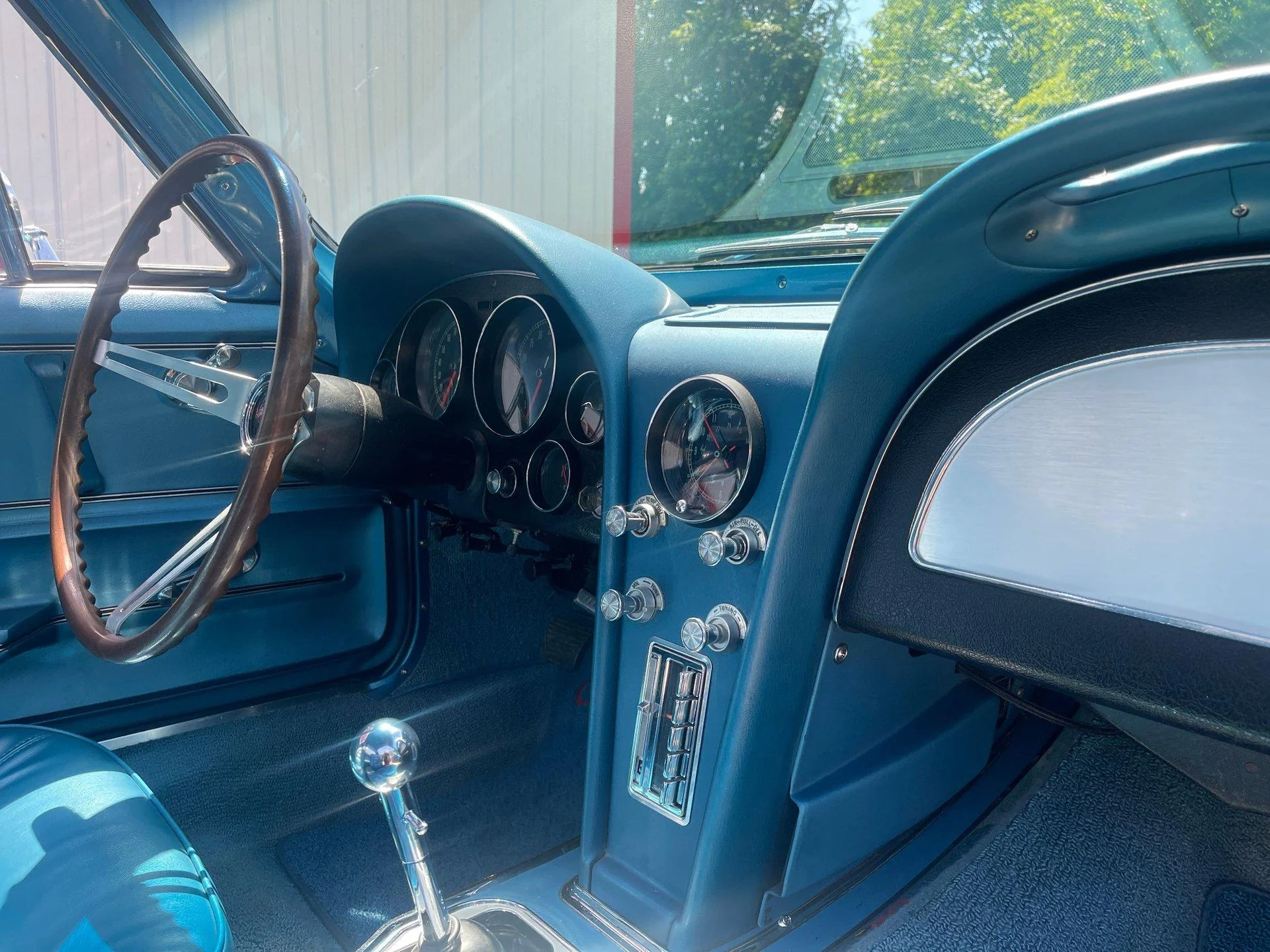 1965 Chevrolet Corvette - Image 12