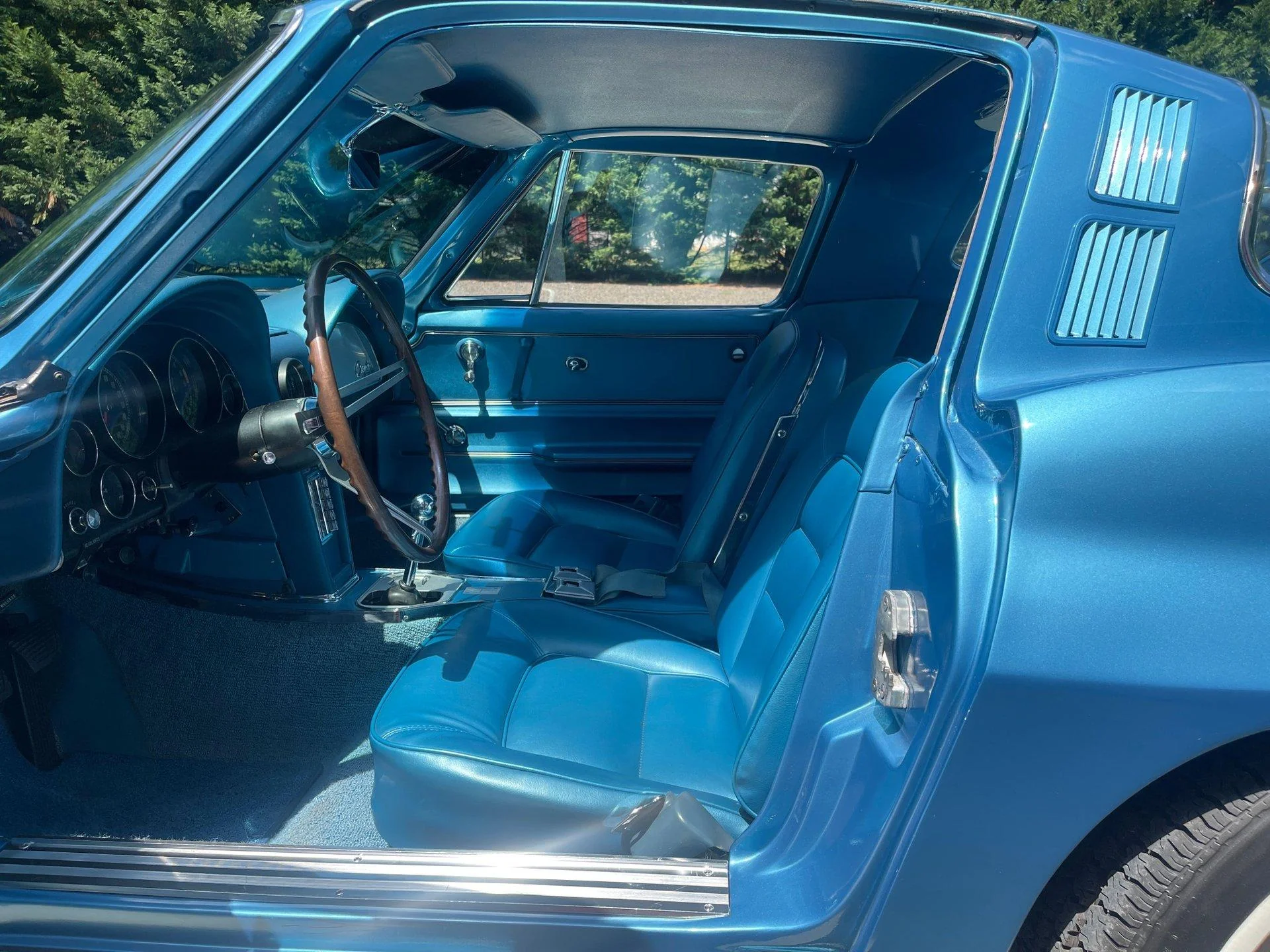 1965 Chevrolet Corvette - Image 19