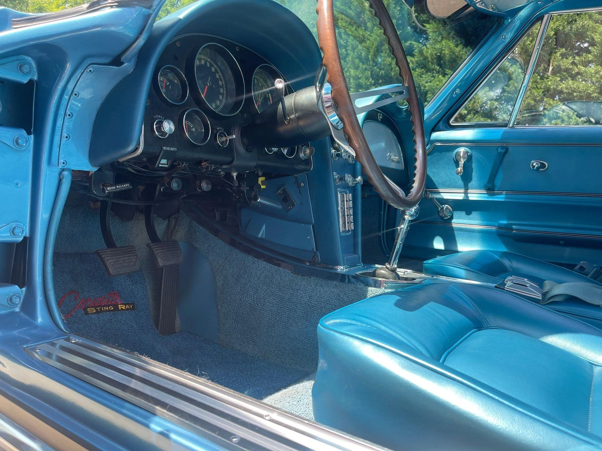 1965 Chevrolet Corvette - Image 32