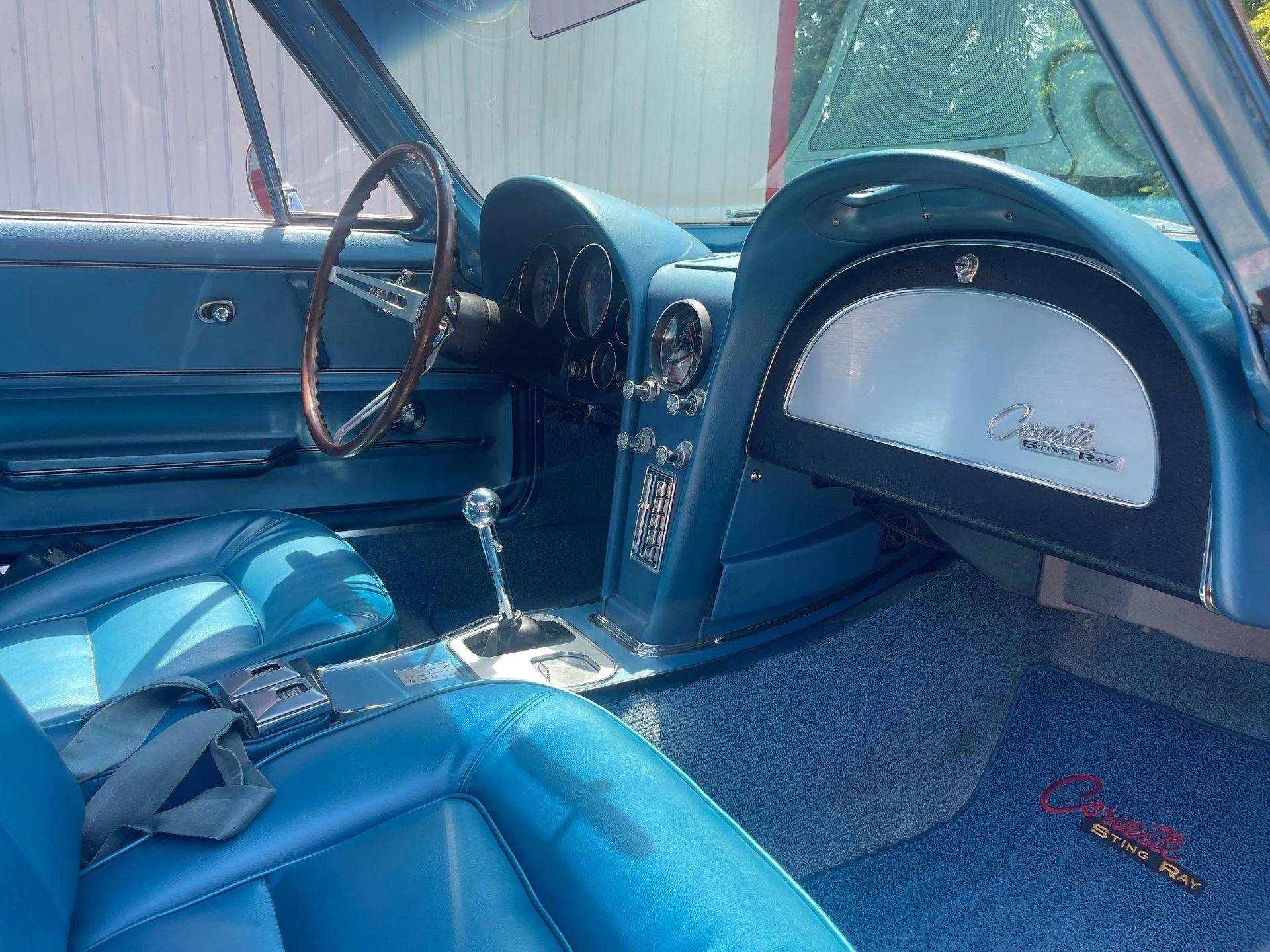 1965 Chevrolet Corvette - Image 5